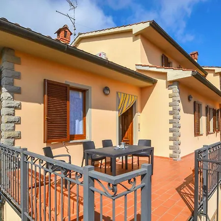 3 Bedroom Awesome In Apartamento