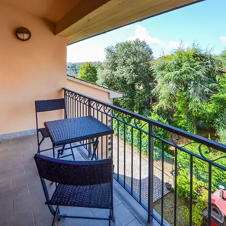 3 Bedroom Awesome In Apartamento Monte San Savino