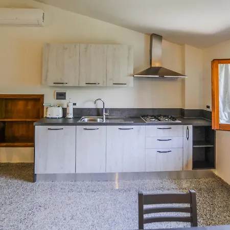 3 Bedroom Awesome In Apartamento *